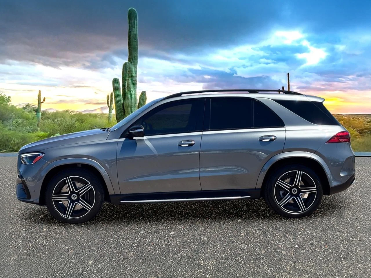Used 2025 Selenite Gray Metallic Mercedes-Benz GLE 350 image 3