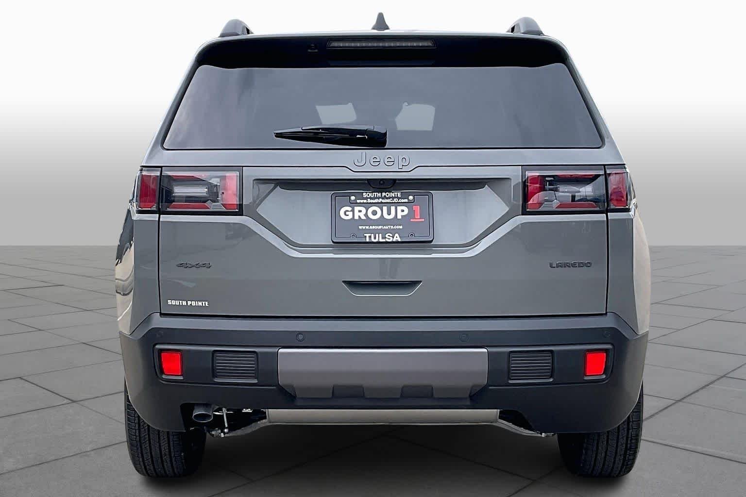 New 2026 Sting-Gray Clear-Coat Exterior Paint Jeep Laredo image 4