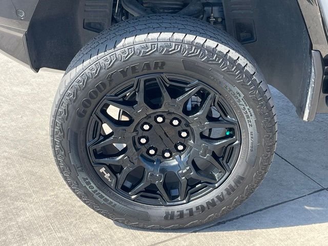 Used 2025 Gray GMC 2X image 8