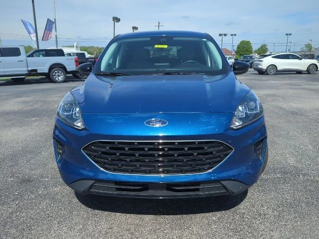 Used 2022 Blue Ford SE image 3