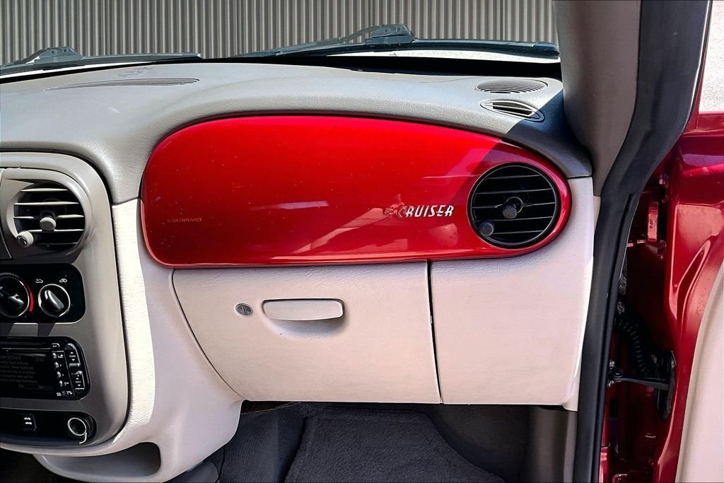 Used 2005 Red Chrysler Touring image 18