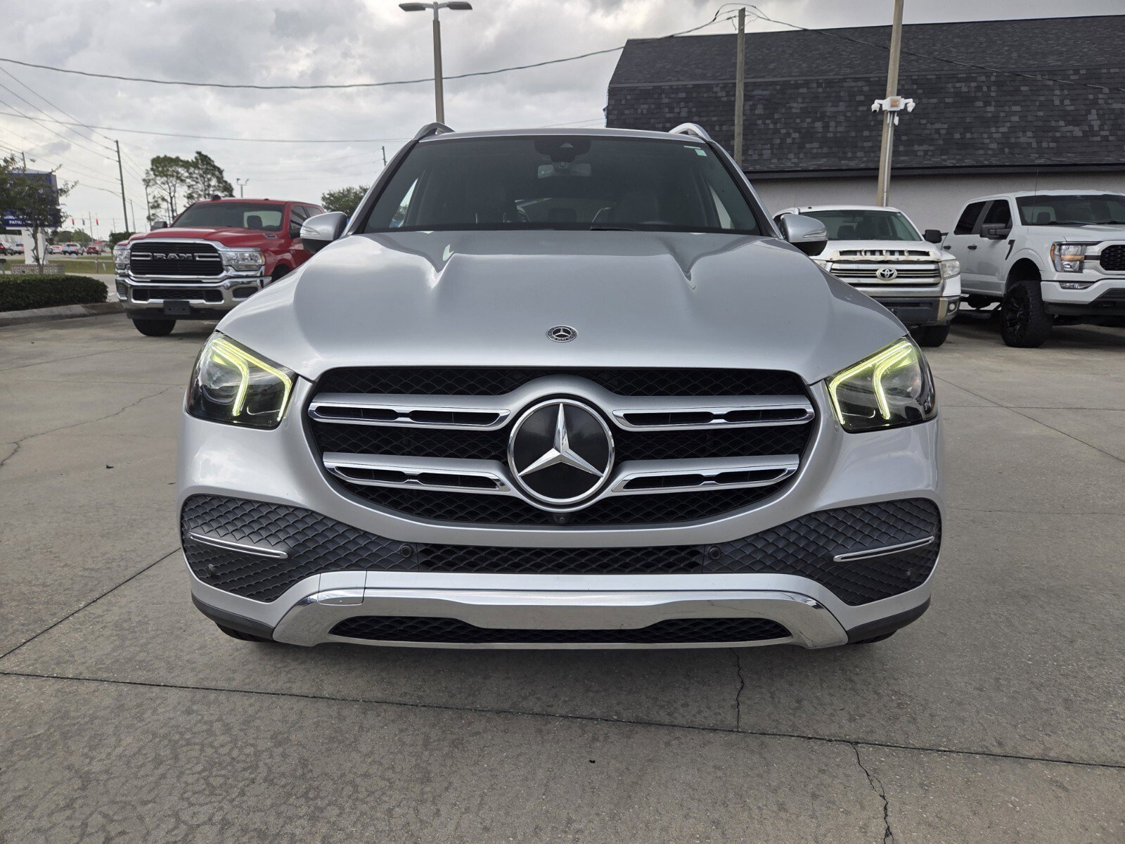 Used 2020 Mojave Silver Metallic Mercedes-Benz GLE 350 image 1