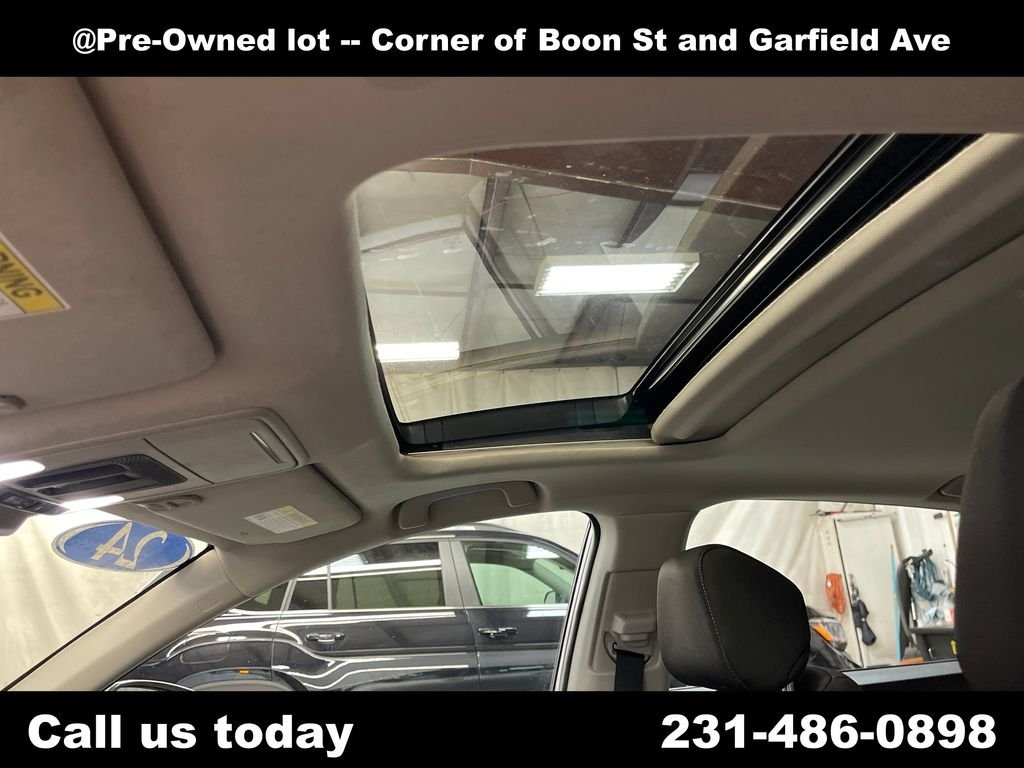 Used 2024  Honda EX image 12