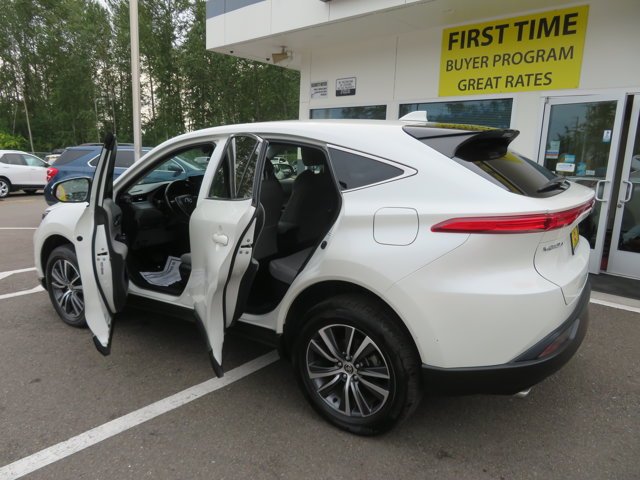 Used 2022 Blizzard Pearl Toyota LE image 8