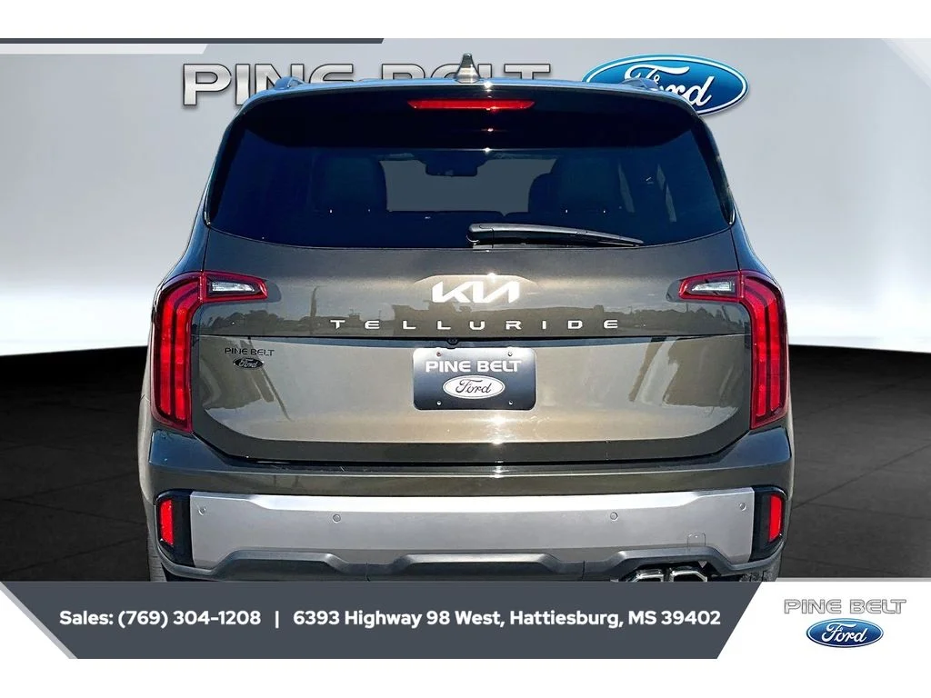Used 2025 DARK MOSS Kia S image 4