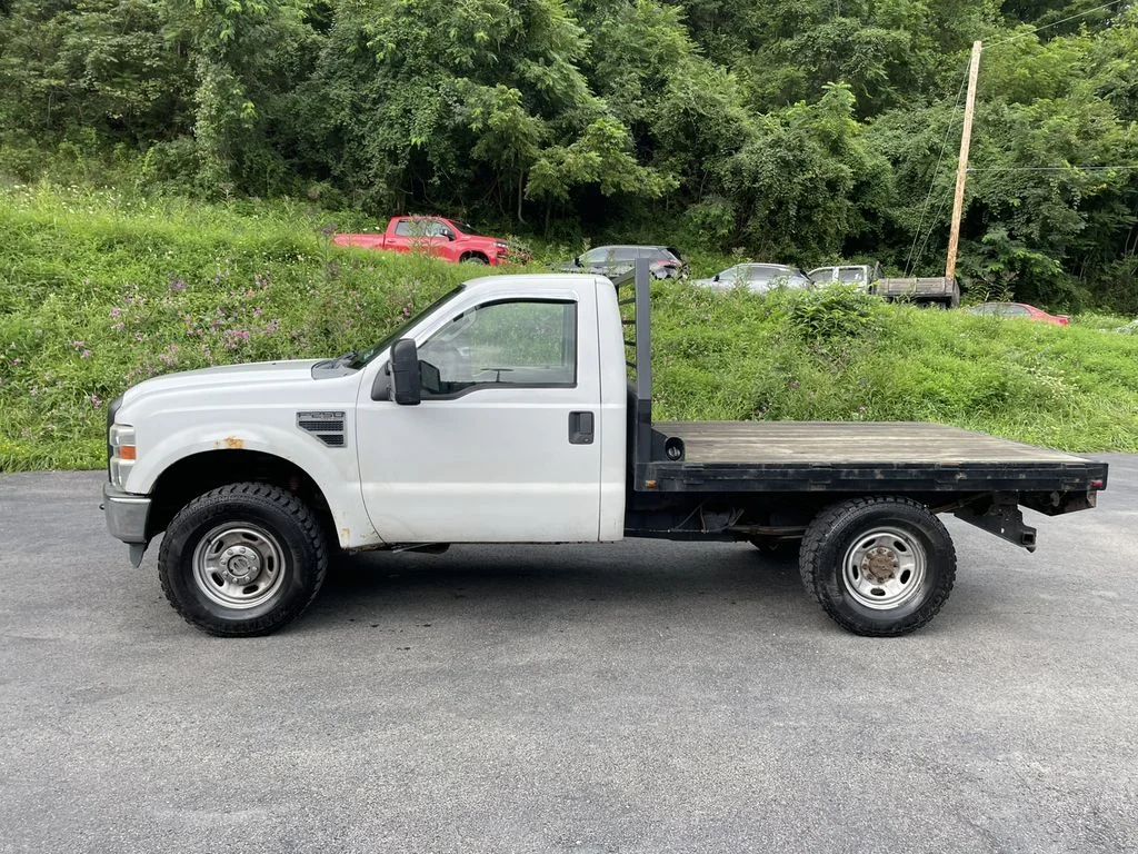 Used 2010  Ford  image 8