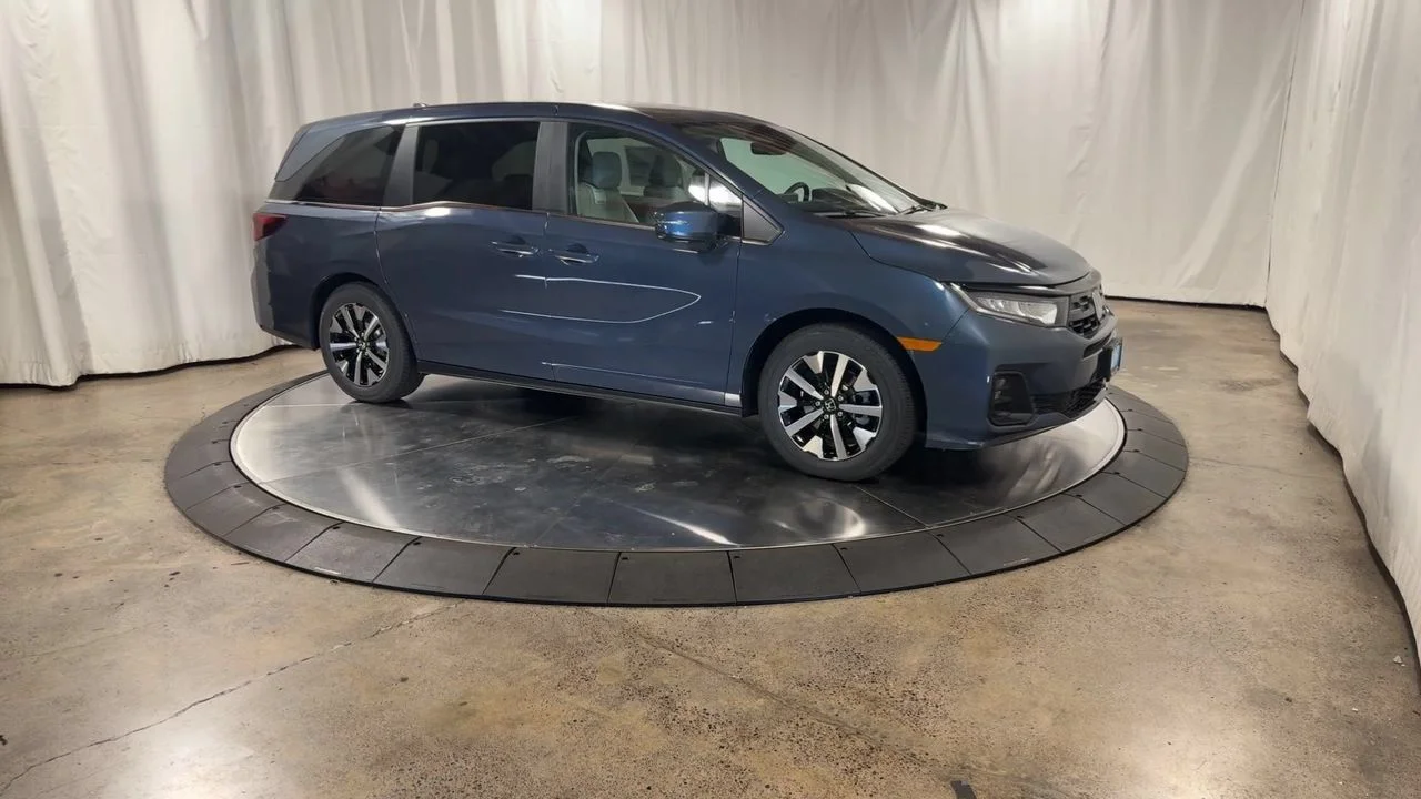 New 2026 Smoke Blue Pearl Honda EX-L image 2