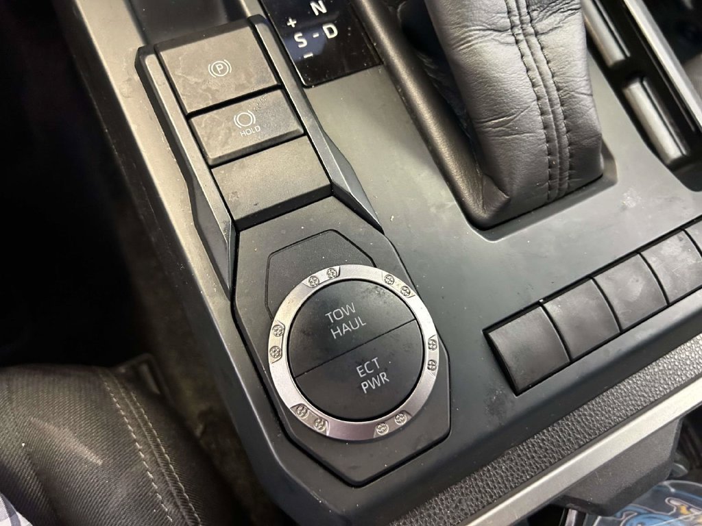 Used 2025  Toyota SR5 image 23