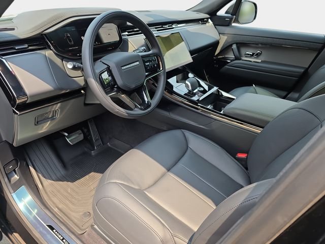 New 2026 Santorini Black Land Rover Dynamic SE image 13