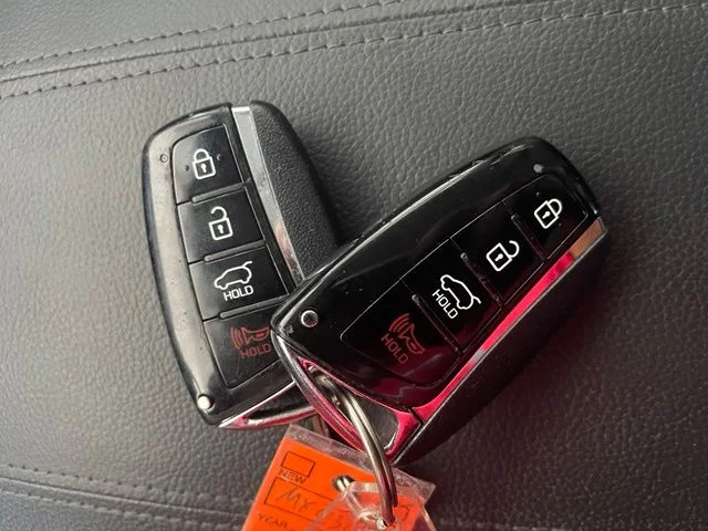 Used 2018 White Hyundai 2.4 Base image 31