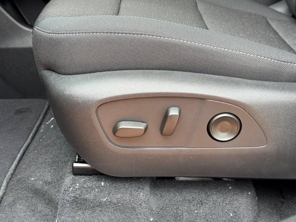 New 2026 Mosaic Black Metallic Chevrolet LT image 12