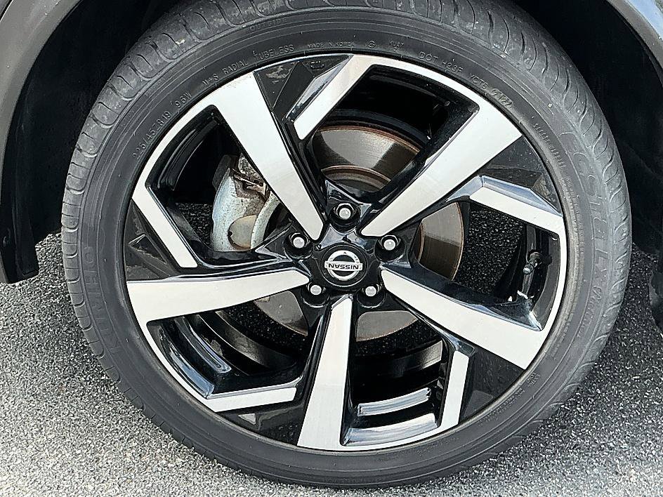 Used 2021 Magnetic Black Pearl Nissan SL image 10
