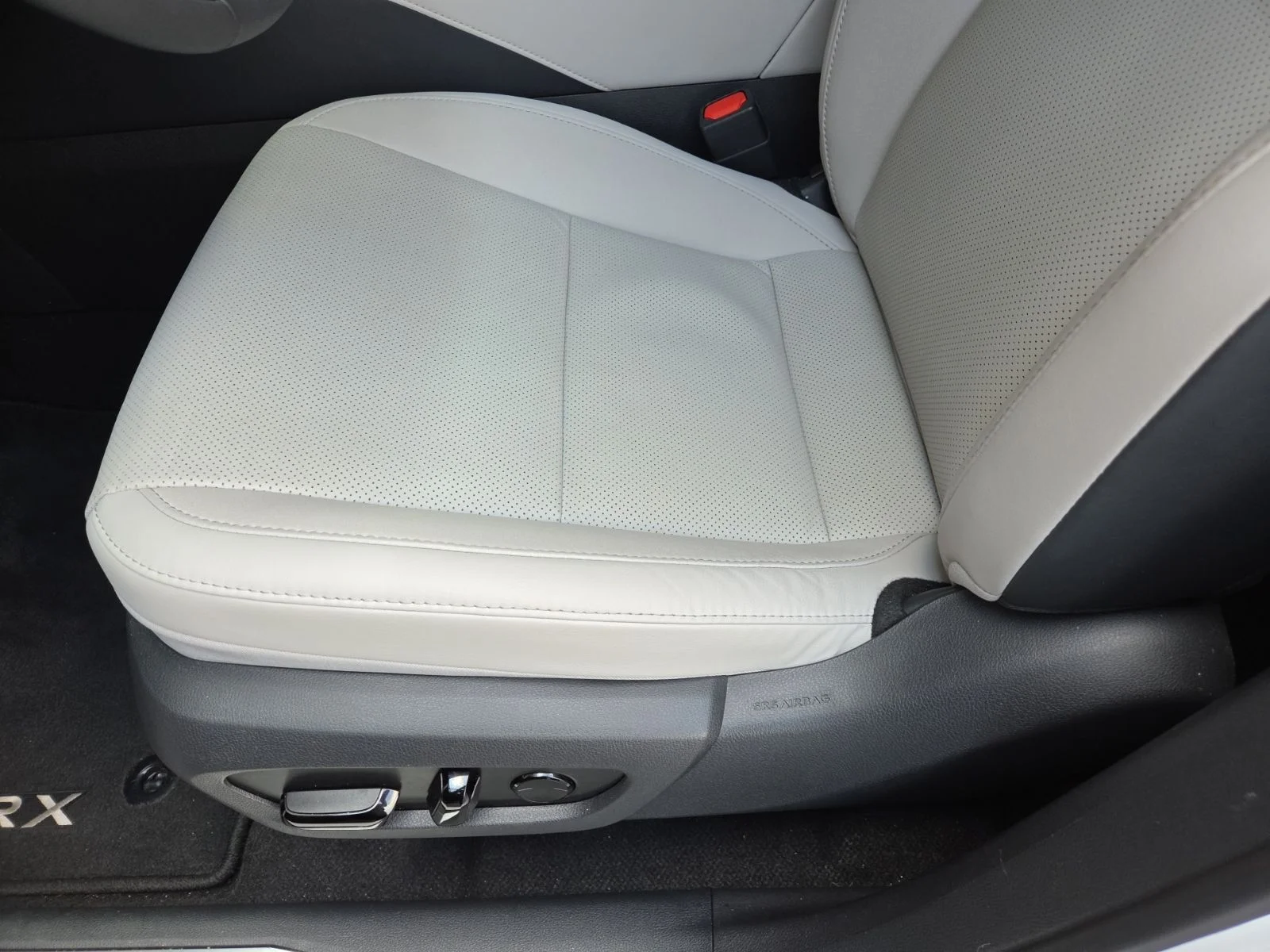 Used 2026 White Lexus 350h Premium image 8