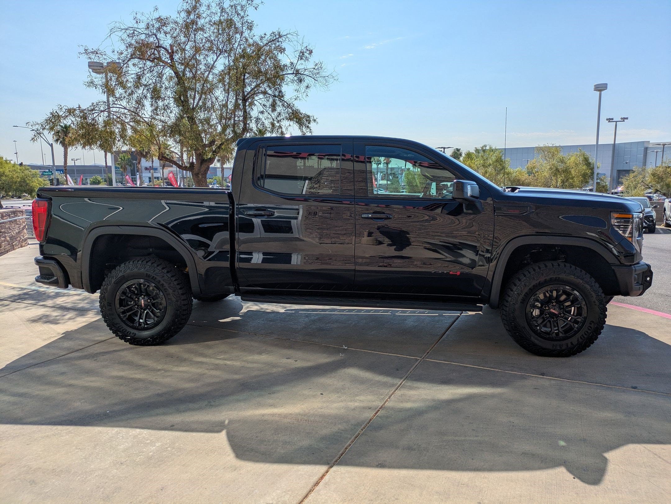 2026 GMC Sierra 1500 AT4X - Photo 6