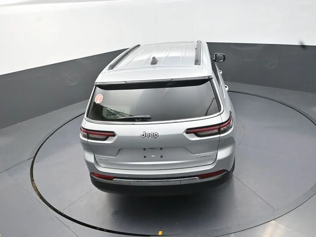 New 2026 Silver Zynith Exterior Paint Jeep Laredo image 16