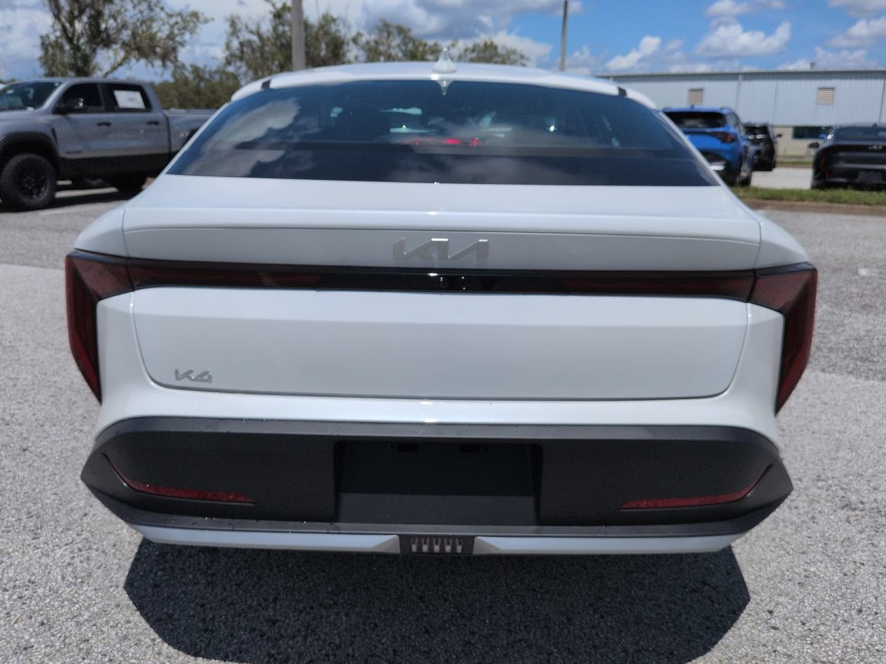 New 2026 Snow White Pearl Kia LX image 6