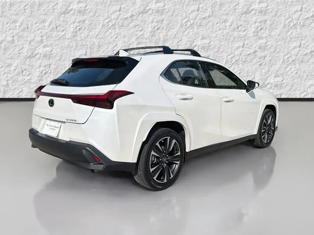 Used 2023 White Pearl Lexus UX 250h Premium image 3