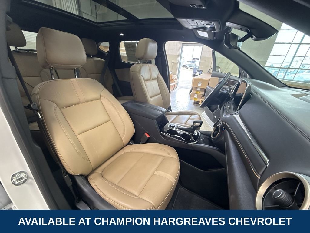 Used 2024 Iridescent Pearl Tricoat Chevrolet Premier image 36