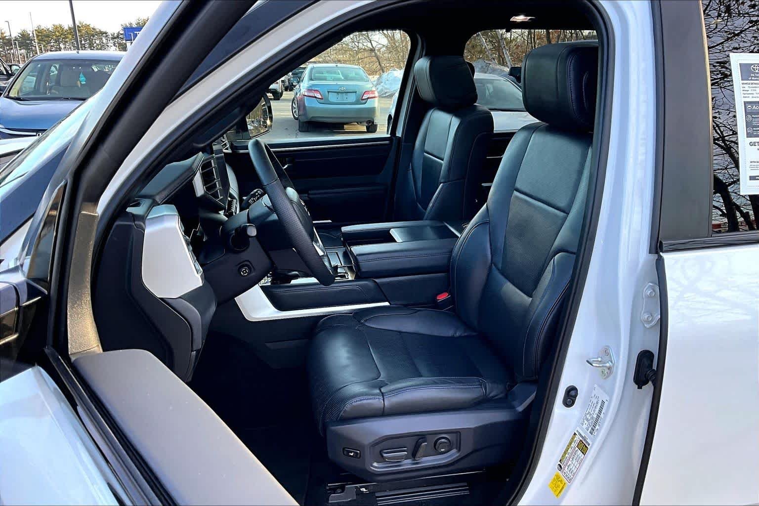 2025 Toyota Sequoia Platinum - Photo 9