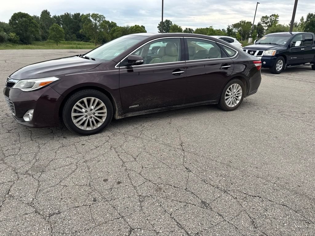 Used 2014  Toyota Limited image 10