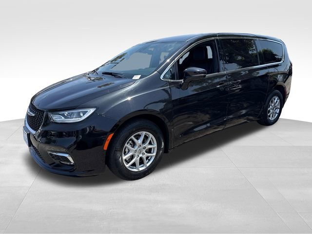 2025 Chrysler Pacifica Select's photo
