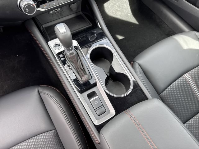 2025 Nissan Altima SR - Photo 17
