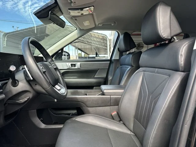 Used 2025 Black Hyundai SEL image 13