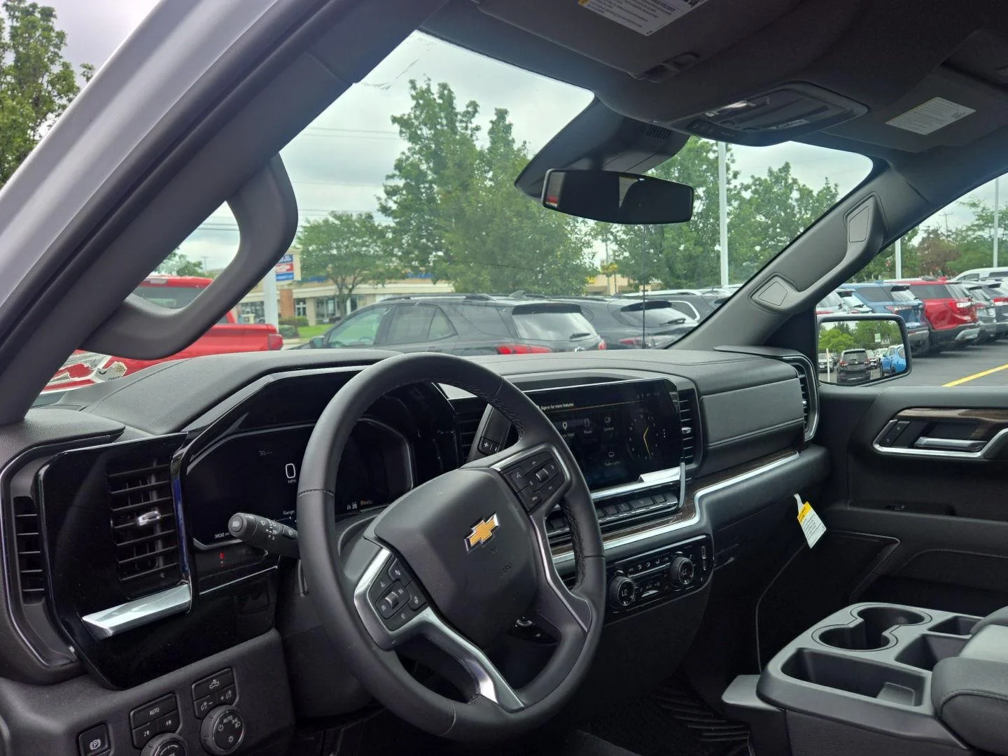 New 2026 Summit White Chevrolet LT (2FL) image 3