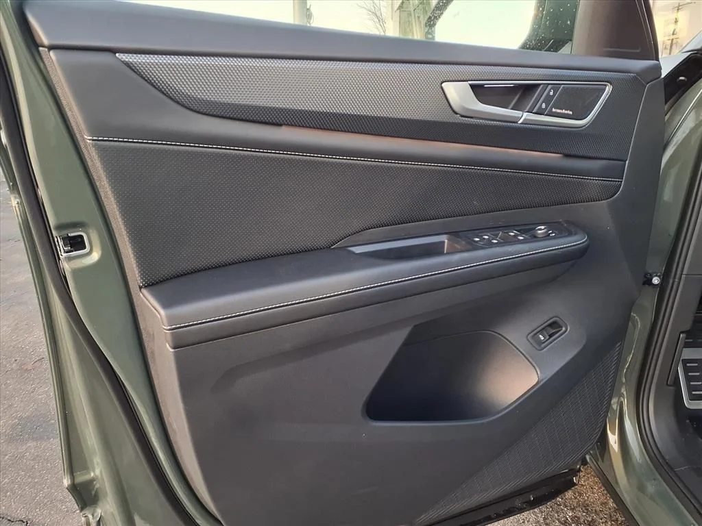 New 2026 Avocado Green Pearl Volkswagen 2.0T SEL Premium R-Line image 9