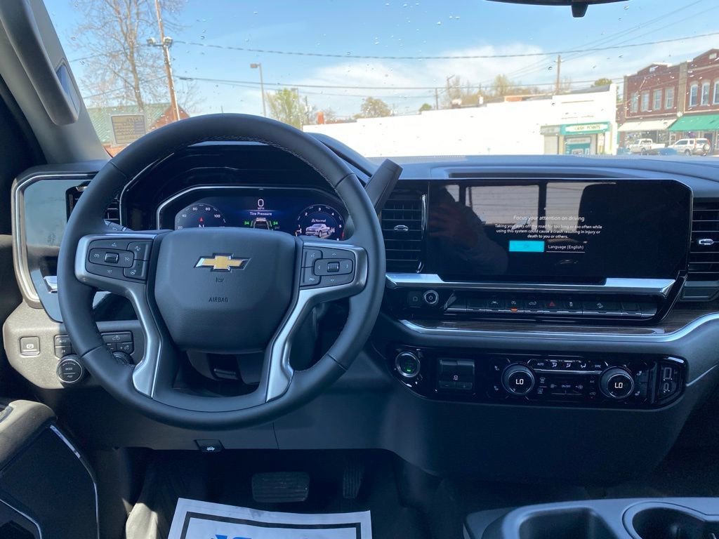 2025 Chevrolet Silverado 1500 LT - Photo 13
