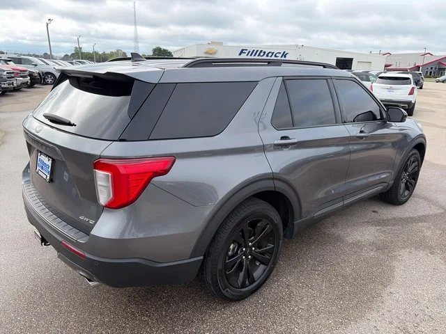 Used 2023 Gray Metallic Ford XLT image 8