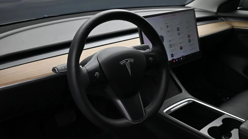Used 2021 Gray Tesla Standard Range Plus image 9