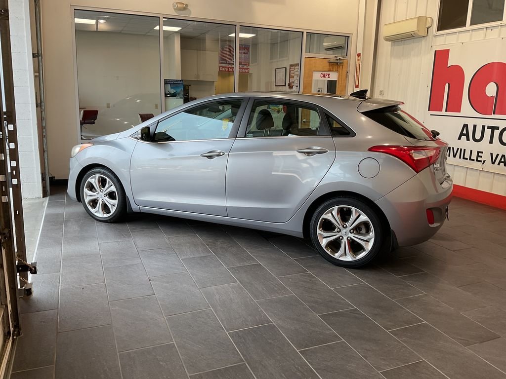 Used 2013 Gray Hyundai Base w/Blue image 5