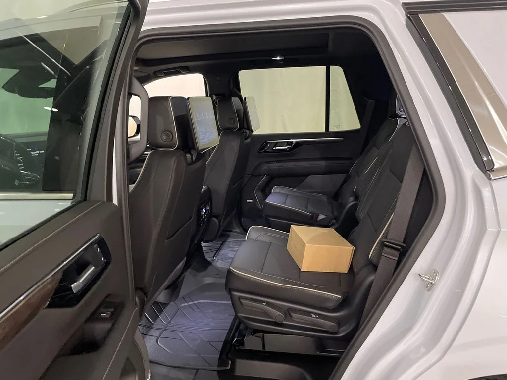 New 2026 Polar White Tricoat Chevrolet Premier image 32