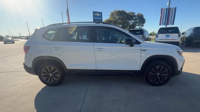 2024 Volkswagen Taos S - Photo 9