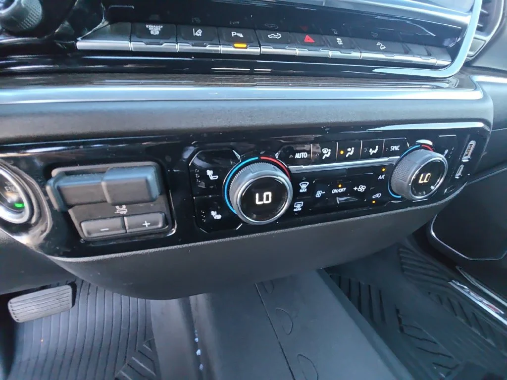 Used 2025 Cypress Gray Chevrolet LT image 23