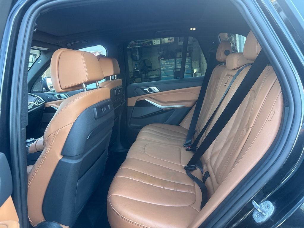 Used 2020 Black BMW xDrive50i image 26
