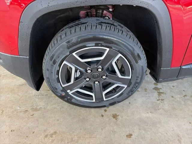 New 2026 Red Hot Pearl-Coat Exterior Paint Jeep Laredo image 12
