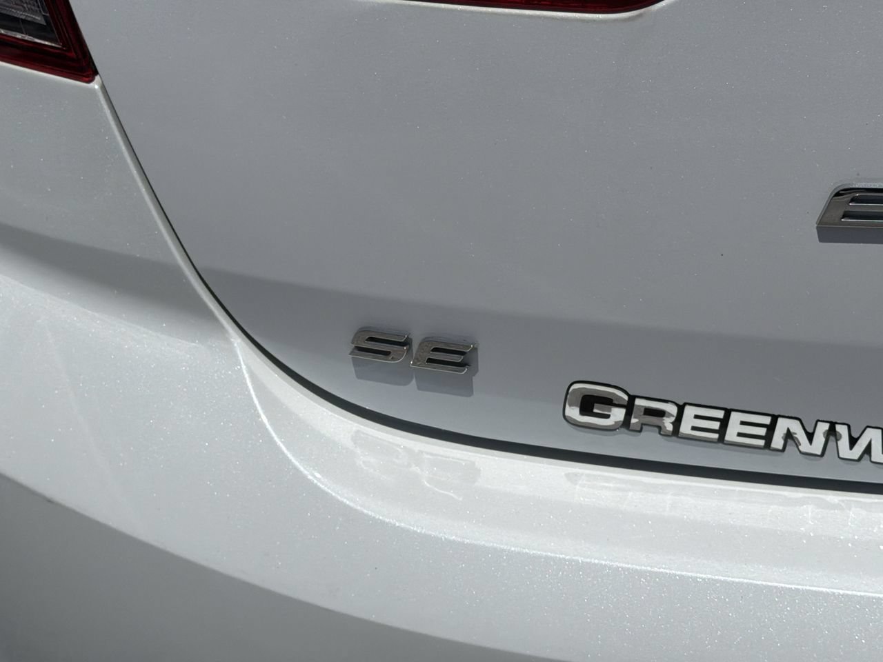 Used 2020 Quartz White Pearl Hyundai SE image 9