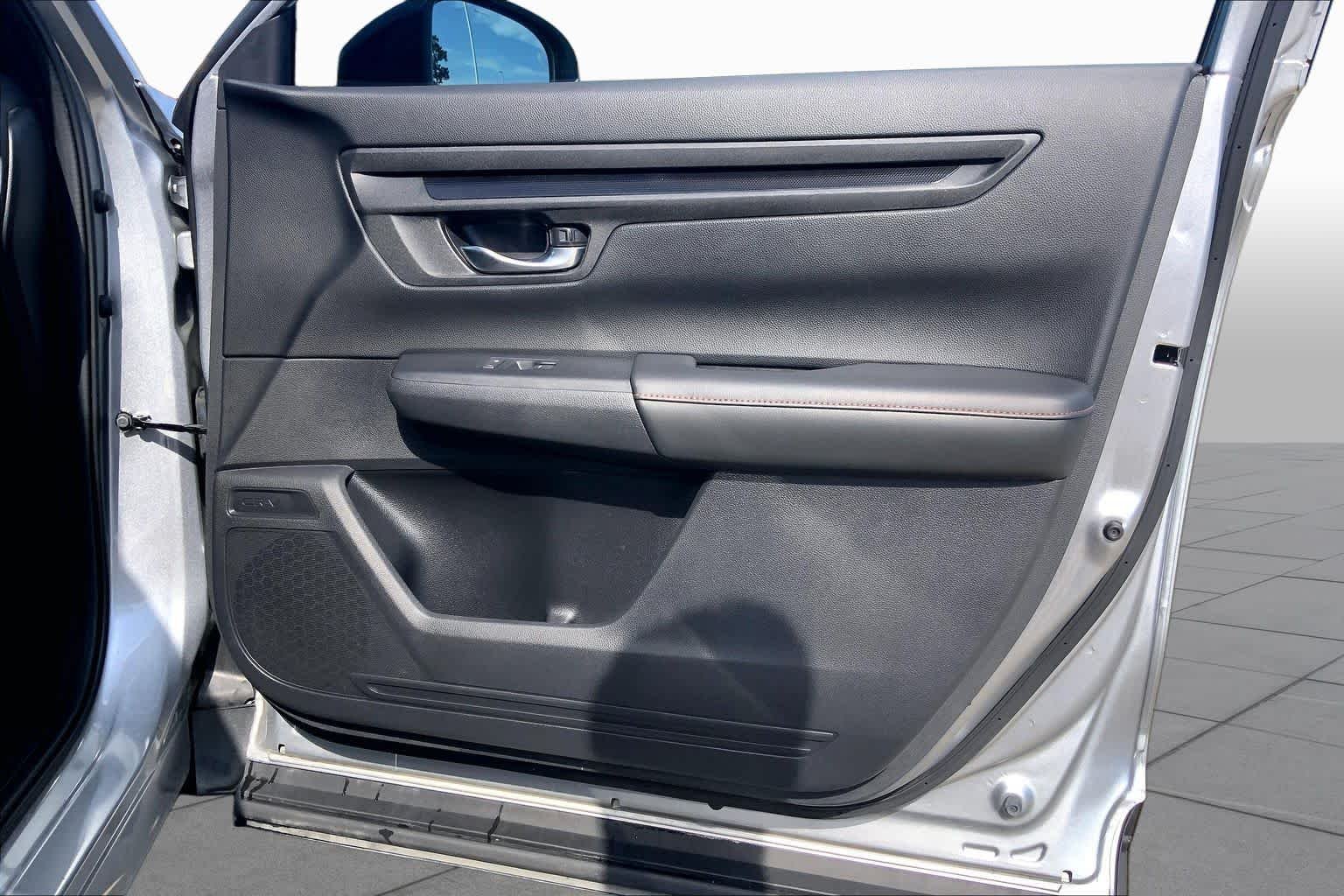 Used 2025 Solar Silver Metallic Honda Sport-L image 22
