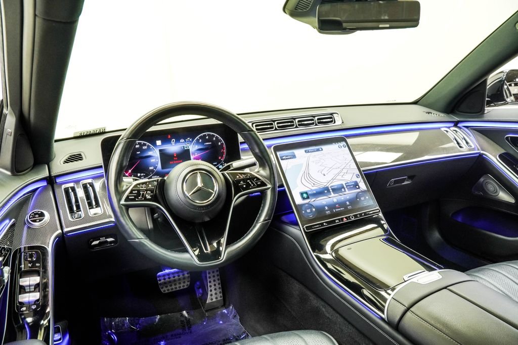 Used 2022 Gray Mercedes-Benz S 500 image 4