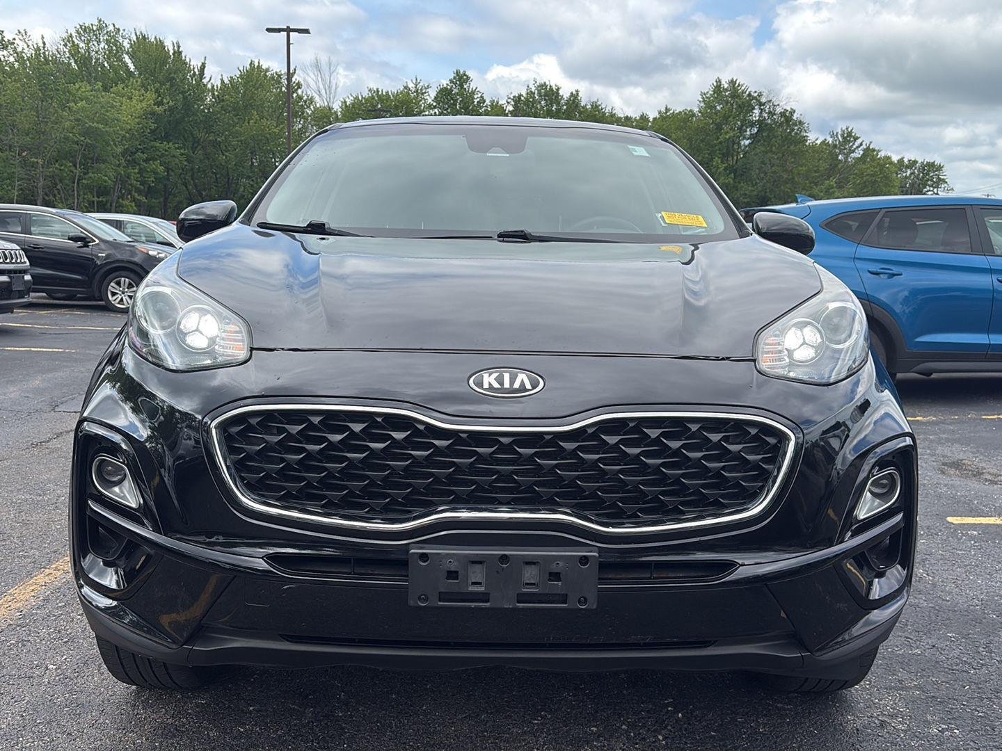 Used 2020 Black Cherry Kia  image 10