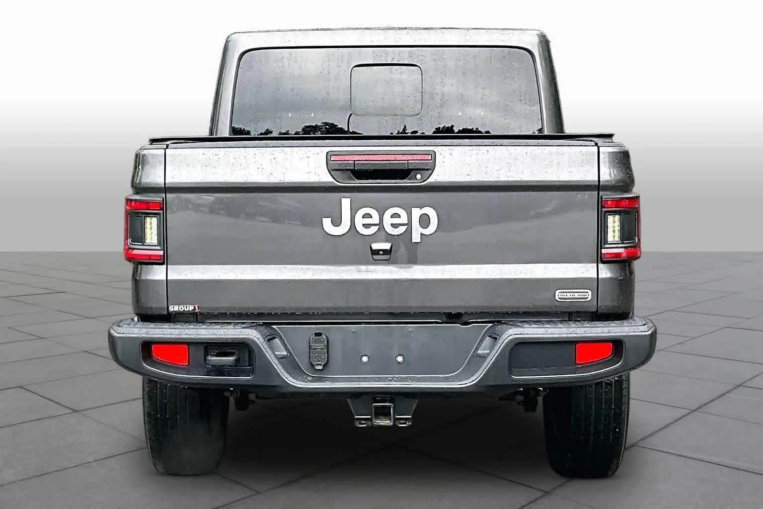 Used 2020 Granite Crystal Metallic Clearcoat Jeep Overland image 5