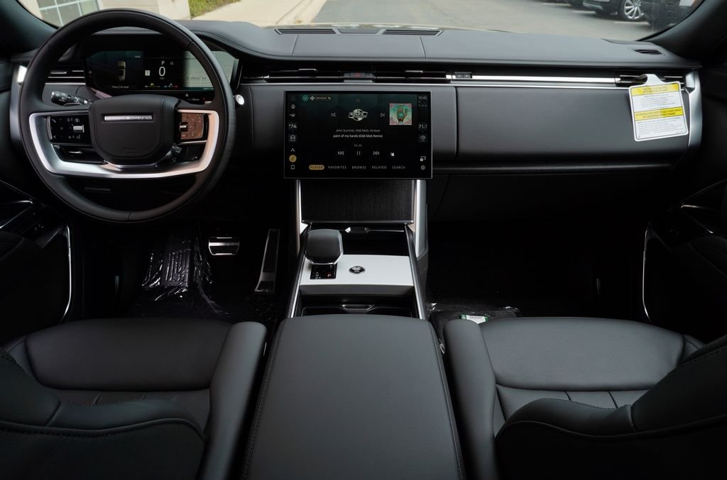 New 2026 Carpathian Grey Land Rover SE image 9