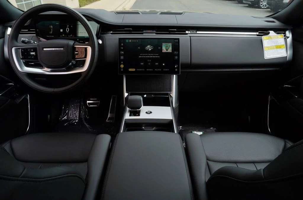 New 2026 Carpathian Grey Land Rover SE image 10