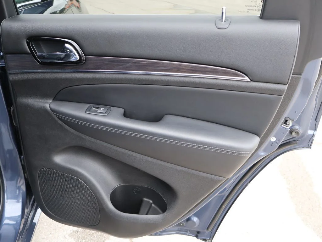 Used 2020 Blue Jeep Overland image 14