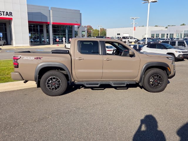 Used 2022  Nissan PRO-4X image 15