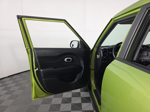 Used 2018 Green Kia Base image 19