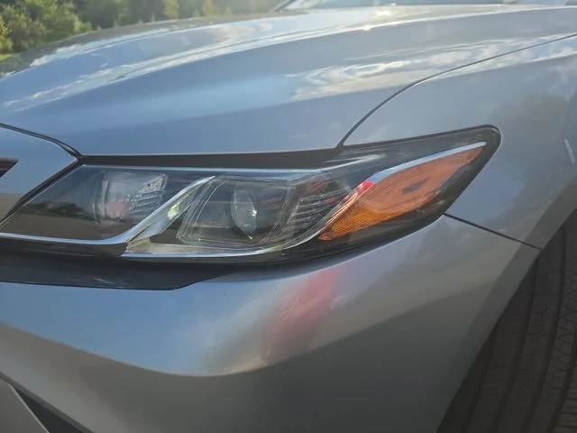 Used 2019 Silver Toyota SE image 29