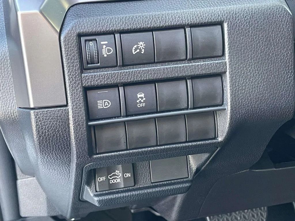2026 Toyota Tacoma SR5 - Photo 9